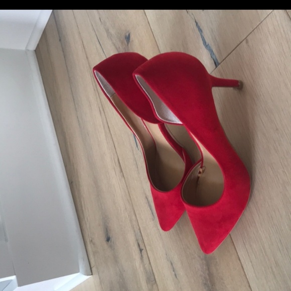 BEAUTIFUL cloth Red heels ! ! - Picture 2 of 4